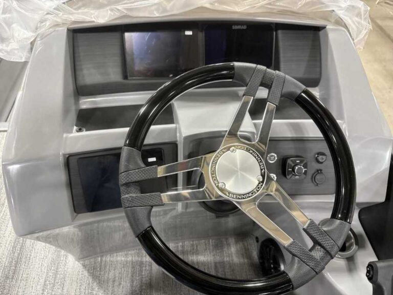 2026 Bennington 25LTSBA - Blackout - Arch US-ETWS9253J526 [photo 11]